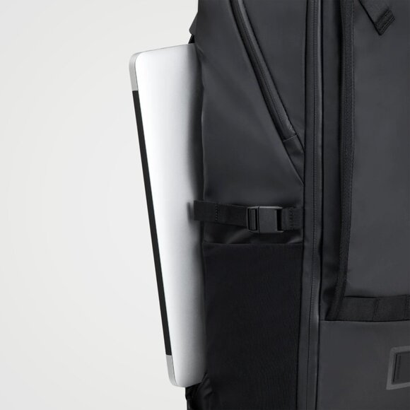 Timbuk2 Especial Scope Expandable Backpack in Jet Black - Picture 7 of 9